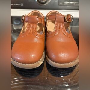 SHEIN Tan Kids Dress Shoes with Buckle
